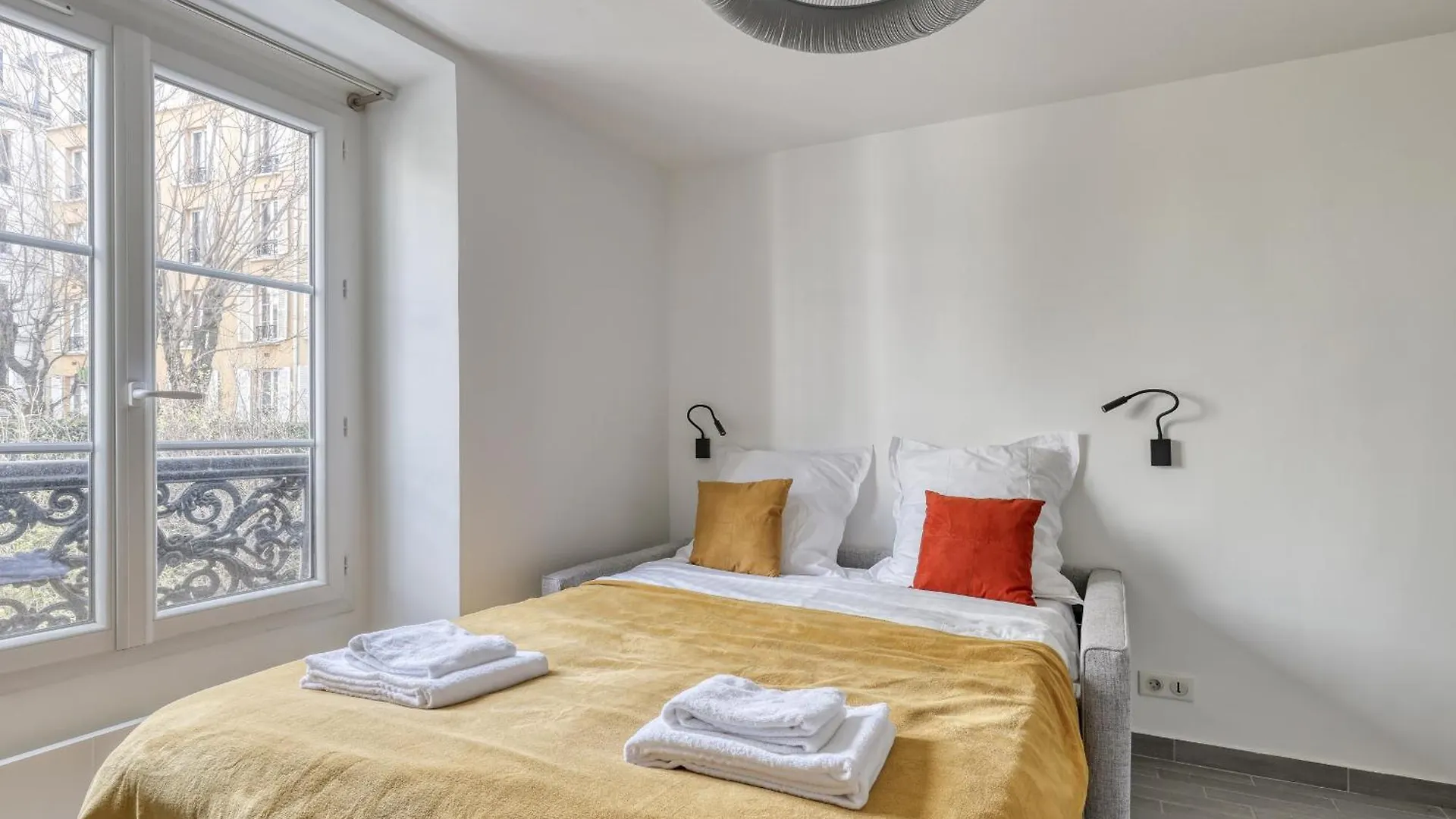 Branded New Cozy Studio In The Heart Of Paris 17 0*,  France
