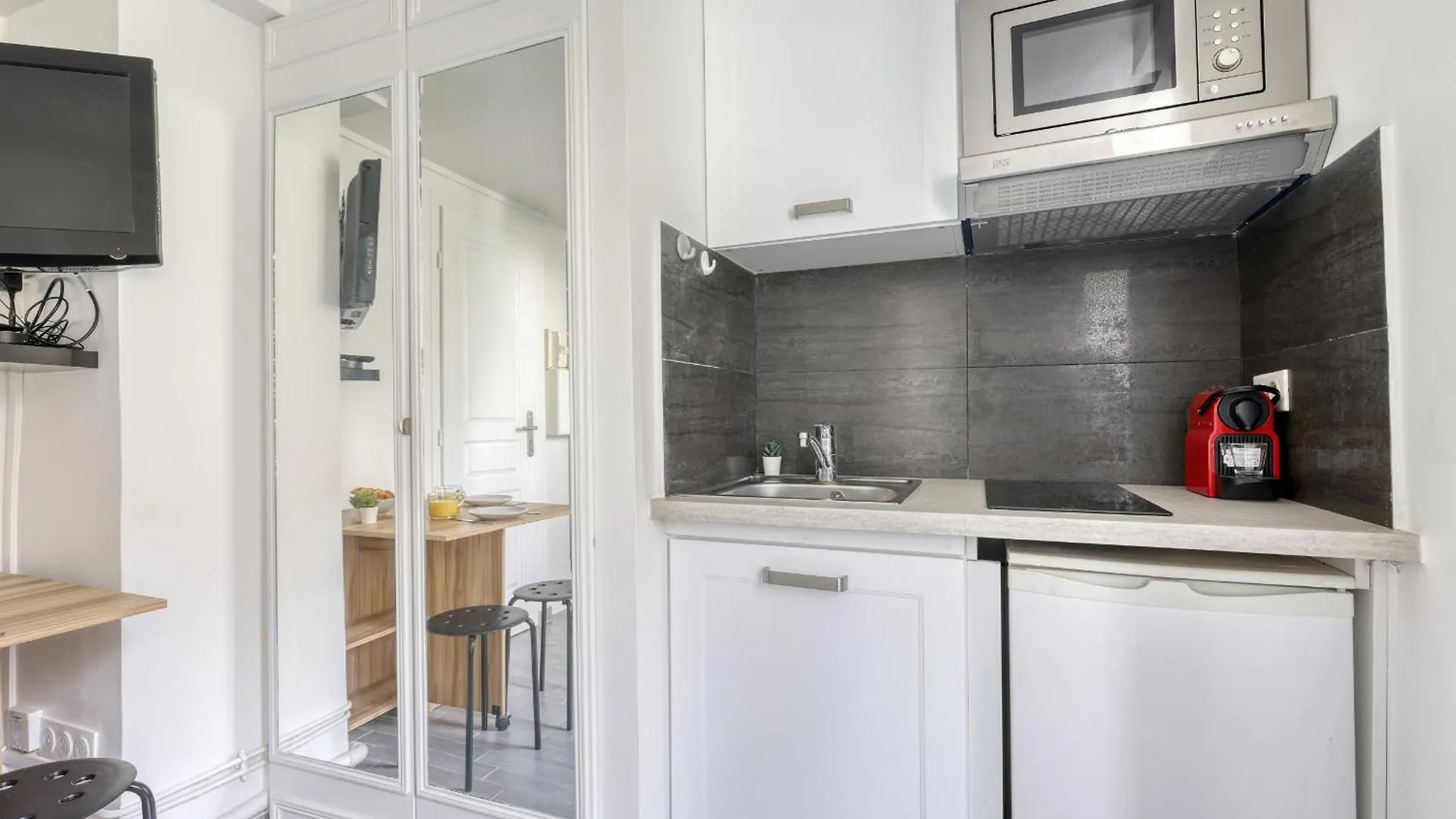 Branded New Cozy Studio In The Heart Of Paris 17 0*,