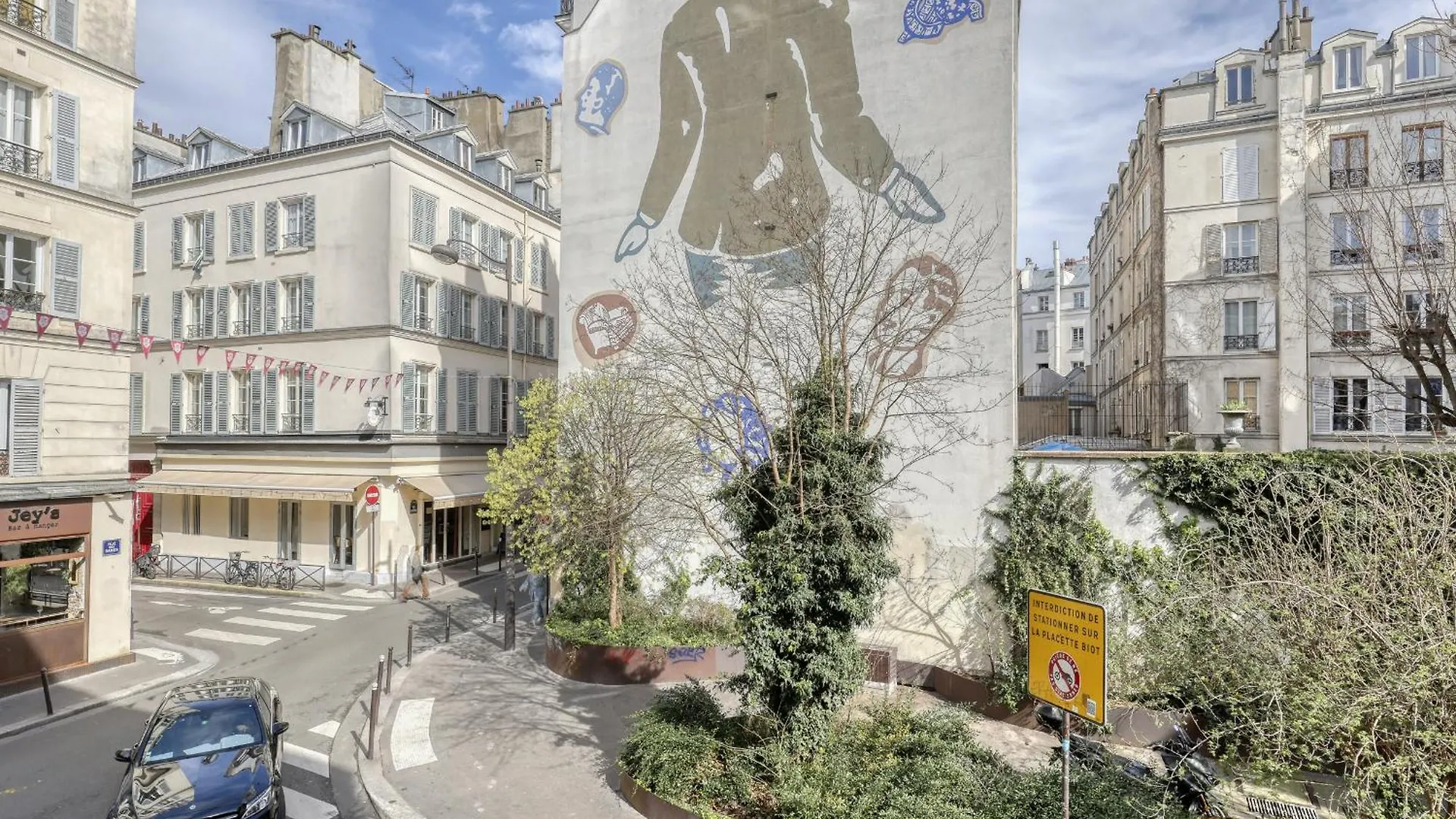 Branded New Cozy Studio In The Heart Of Paris 17